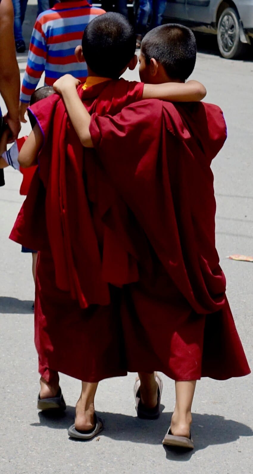 Nepals befolkning. Unge tibetanske munker.